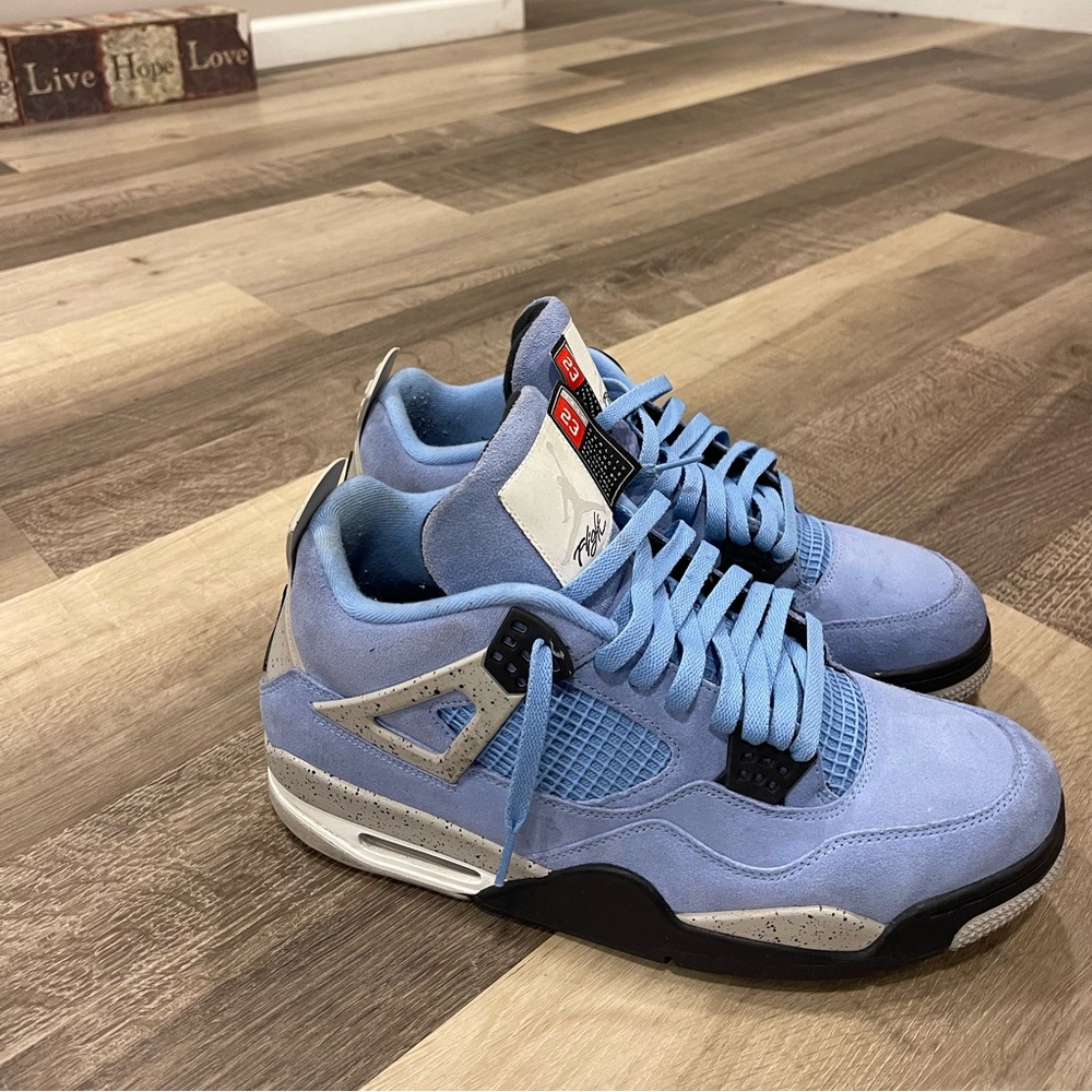 JORDAN 4 UNC